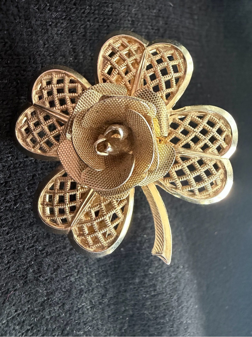 Gold Four Leaf Clover Scarf or Bag Clip